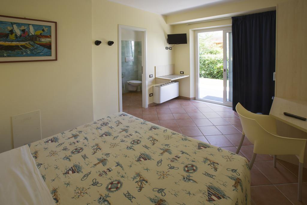 Hotel Vila Bahia Numana Habitación foto